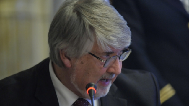 Poletti e il voto di laurea: il 110 che non vale