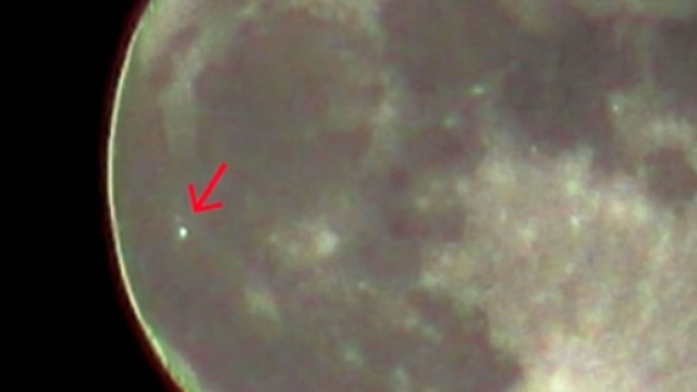 Ufo: misteriosa luce verde sulla Luna
