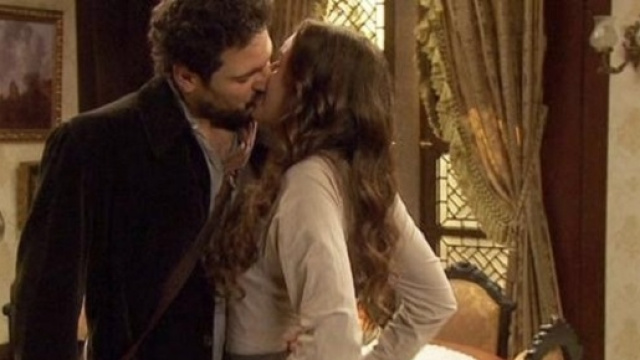 Alicia vuole separare Aurora e Conrado