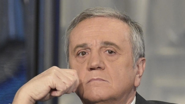 Il Presidente della Commissione Lavoro Sacconi