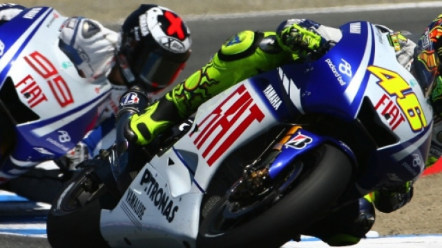 Testa a testa fra Rossi e Lorenzo a Valencia