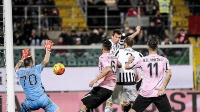 L'attaccante Mario Mandzukic in gol