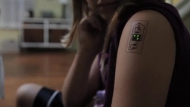 Tatuaggi per il controllo tecnologico