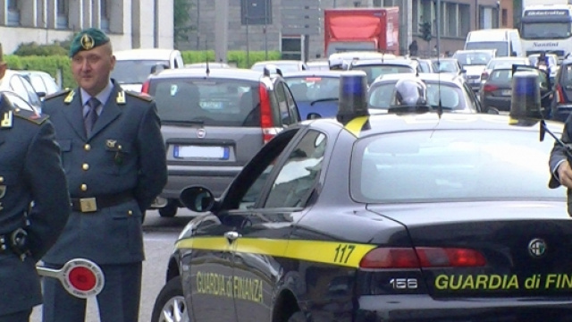 Il posto di blocco della Guardia di Finanza