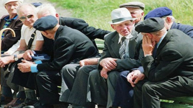 Pensionati si autotassano pro giovani e scuola