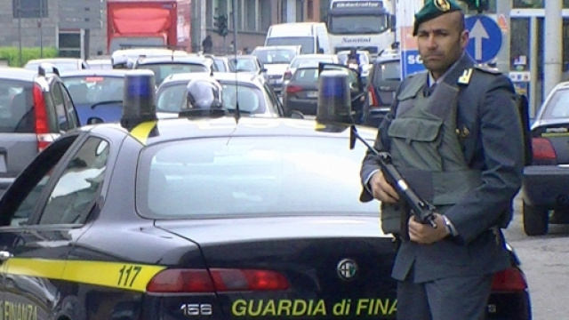 Il posto di blocco delle Fiamme Gialle