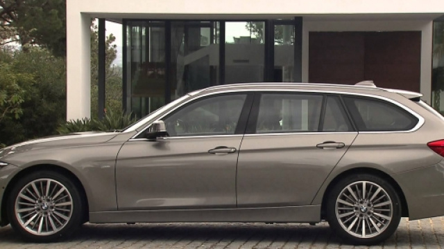 La nuova Bmw 318d touring facelift