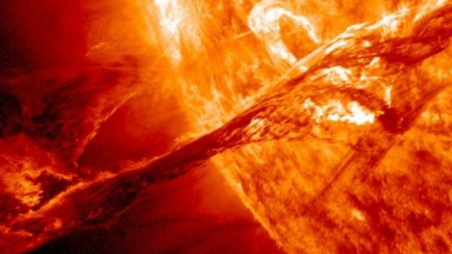 Una dimostrazione grafica di una tempesta solare