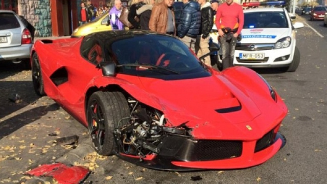 Le conseguenze dello schianto sulla Ferrari