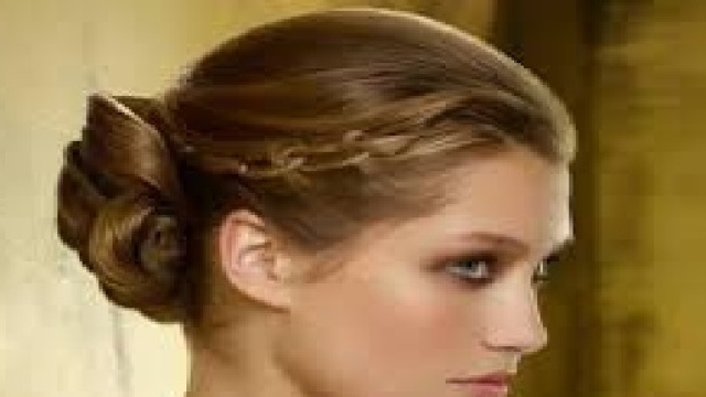 Novit&agrave; tagli di capelli: acconciature Natale 2015