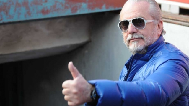 Aurelio De Laurentiis fa segno di OK