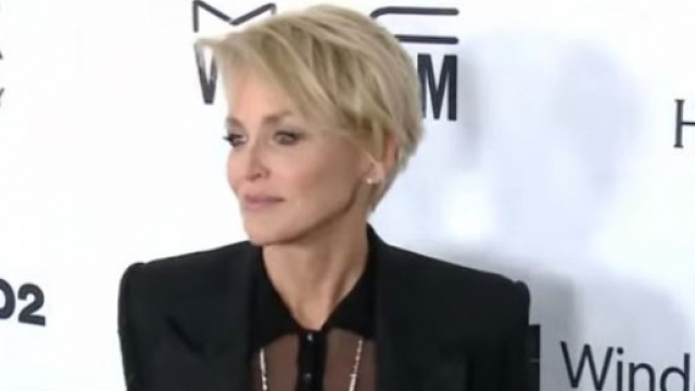 Moda tagli capelli corti medi 2016: Sharon Stone