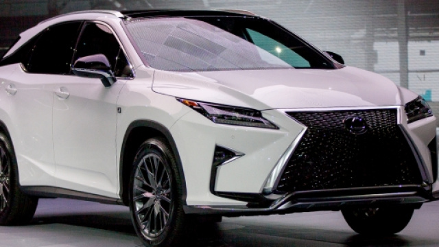 Arriva alla quarta generazione la nuova Lexus RX