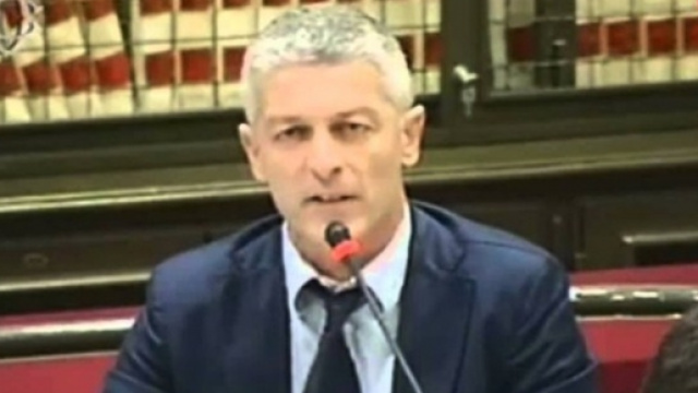 Morra risponde piccato a Salvini e Berlusconi