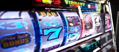 LAS MAQUINAS INVADEN LA HOSTELER&Iacute;A