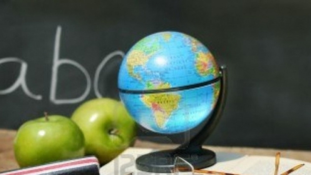 Concorso scuola foto dal sito Aclis.