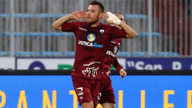 L'attaccante del Trapani, Enis Nadarevic