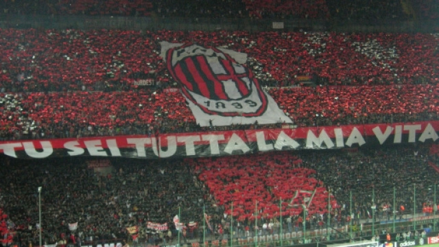I tifosi del Milan contestano le scelte di mercato
