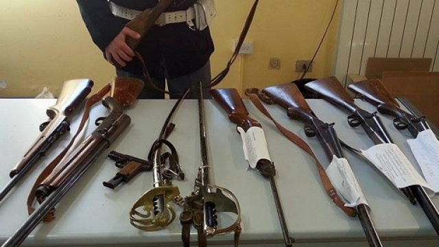 Le armi sequestrate a Caltanissetta