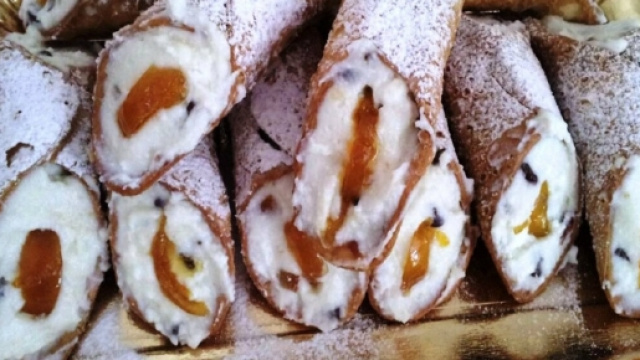 Ricetta dei cannoli, esplosione di golosa ricotta