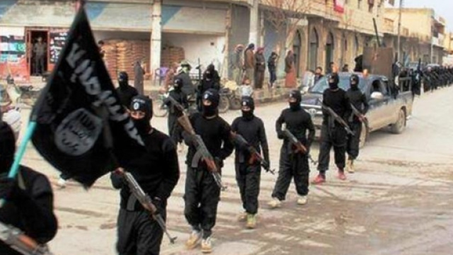 Una parata dei militanti dell'Isis