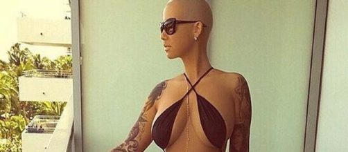 Amber Rose has lesbian feelings for Ronda Rousey.