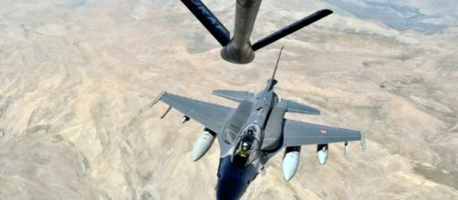 Avi&otilde;es invasores turcos em espa&ccedil;o a&eacute;reo da Gr&eacute;cia