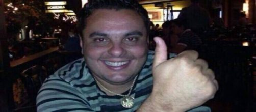 L&eacute;o, com quem Fab&iacute;ola foi fazer as unhas