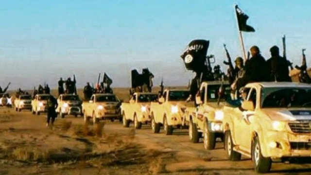 Jihadisti armati a bordo dei Pick-Up