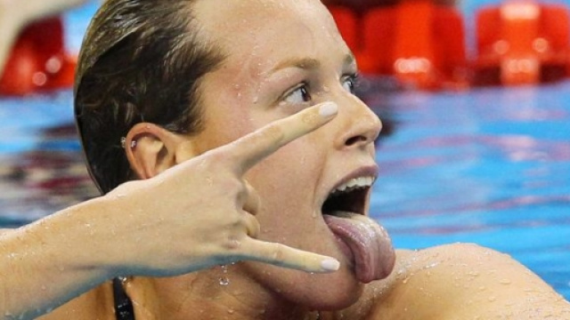 La Pellegrini esulta dopo gara