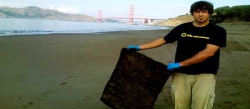 Tapete feito de cabelos humanos