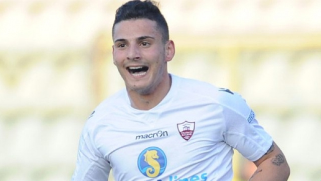 Filippo Falco con la maglia del Trapani