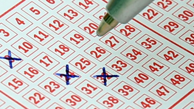 Estrazione SuperEnalotto e Lotto 15 dicembre 2015