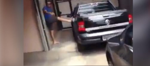 Fab&iacute;ola &eacute; flagrada pelo marido em motel