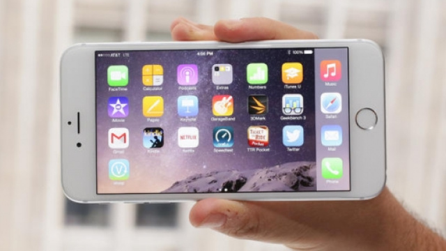 Apple iPhone: tutto il mondo in una mano