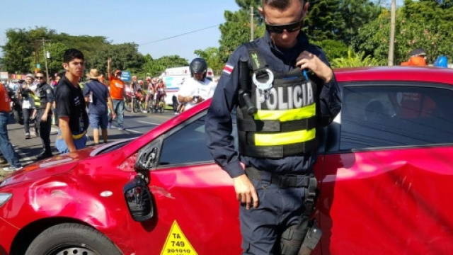 L'incredibile incidente causato dal taxi.