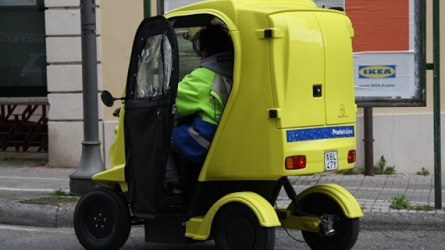 Lavoro, assunzioni alle Poste come portalettere