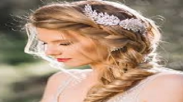 Novit&agrave; capelli Capodanno 2016: acconciature trendy