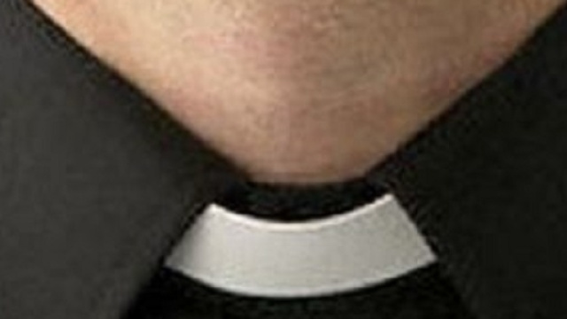 In manette prete per adescamento di minori