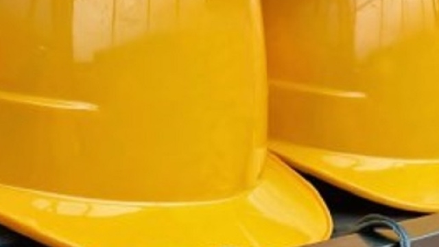 Incidente sul lavoro: un morto e un ferito