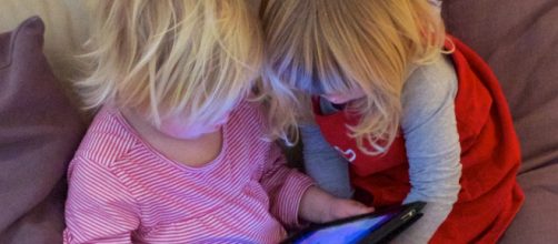 Kids as young as 2 can use tablets/photo:flikrcc