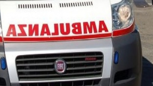 Incidente sulla SS107: due feriti
