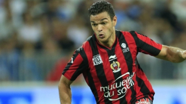 Ultime calciomercato, Milan su Ben Arfa