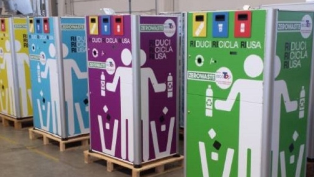 Compattatori automatici: si ricevono buoni spesa.