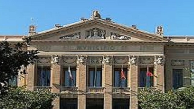 Tra gettonopoli ed emergenza idrica