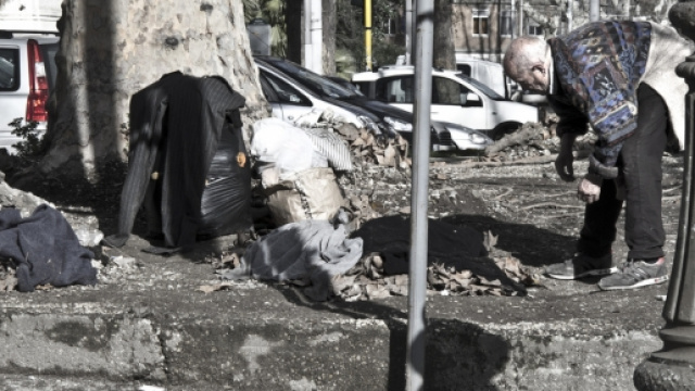 Povert&agrave; per pensioni misere e mancanza di lavoro.