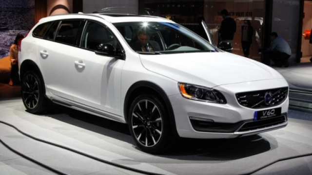 Volvo V60 XC Cross Country 2016