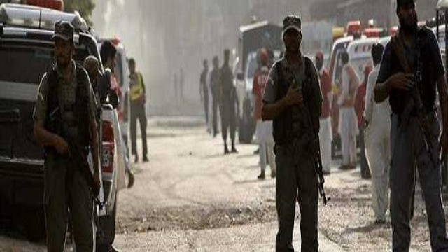 Attacco kamikaze nel Pakistan nord occidentale