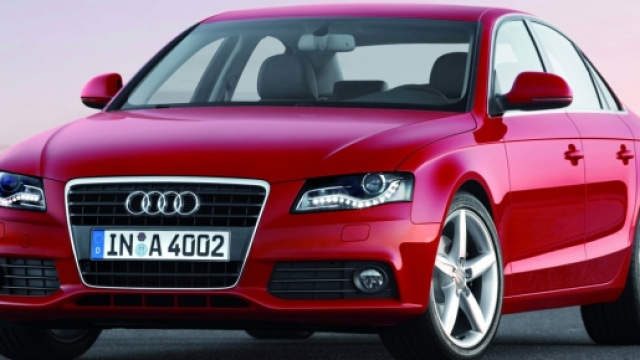 Nasce la nuovissima Audi A4 rosso fiammante