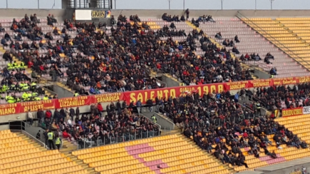 Il Lecce affronta il Messina al "Via del mare".